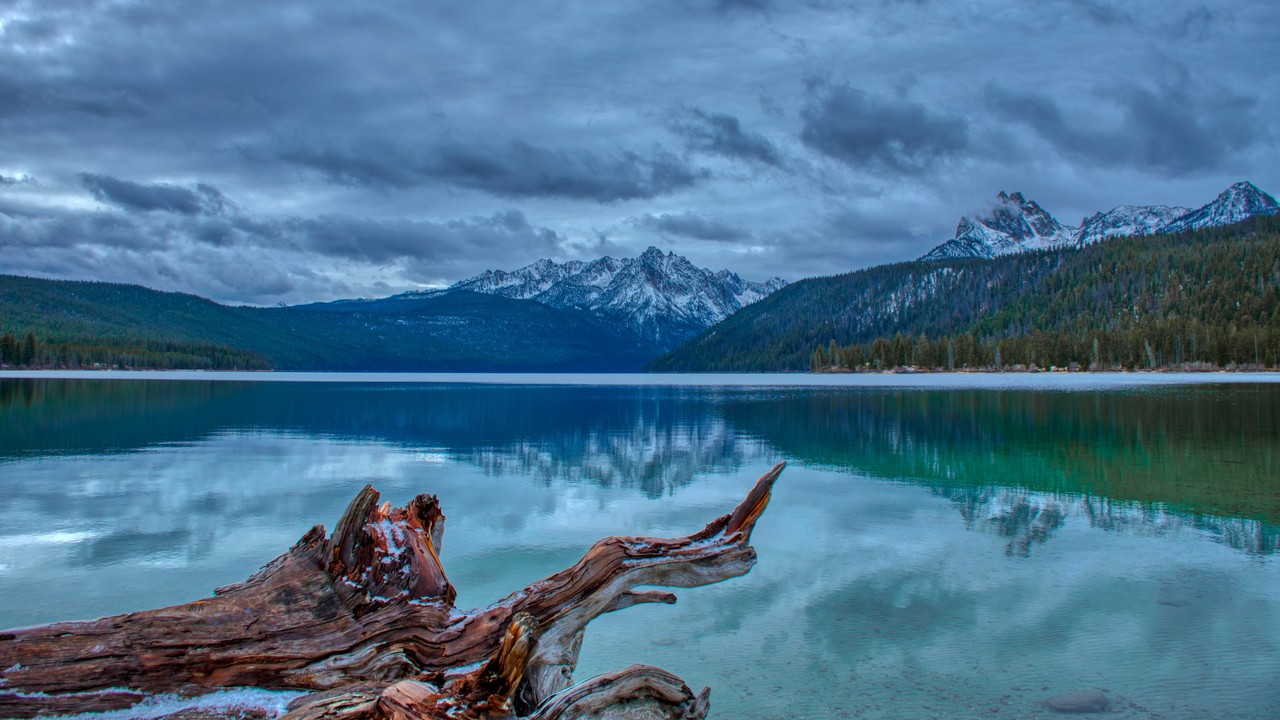 Mountain Lake Landscape With Log Reflection wallpaper