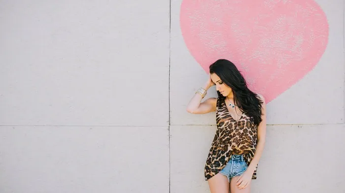 closed eyes, jean shorts, girl wallpapers