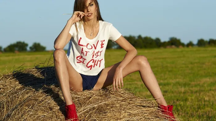 sitting, shorts, spread legs wallpapers
