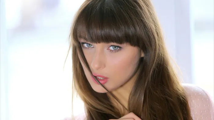 yarina marketa, brunette, looking at viewer wallpapers