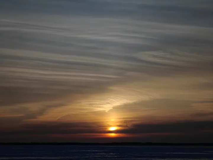 Frozen Lake Sunset With Clouds wallpapers