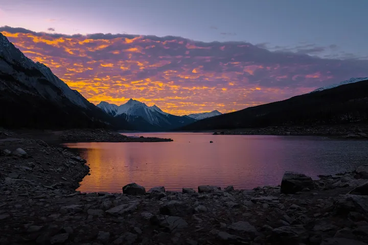 Sunset Over Lake With Mountains — original wallpaper