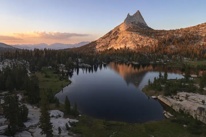Yosemite Wilderness Sunset Lake — original wallpaper