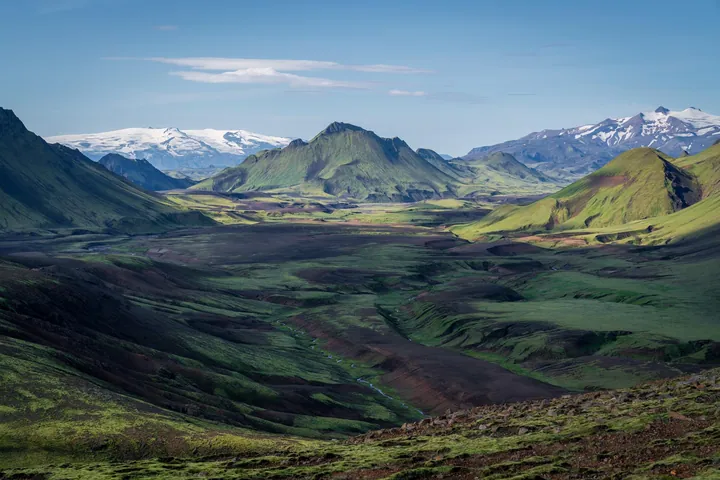 Iceland Valley With Cloudy Mountain Backdrop wallpapers