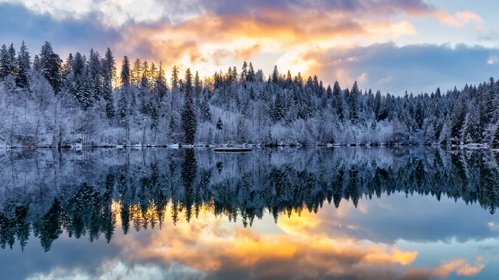 Winter Sunset Over Snowy Lake wallpapers