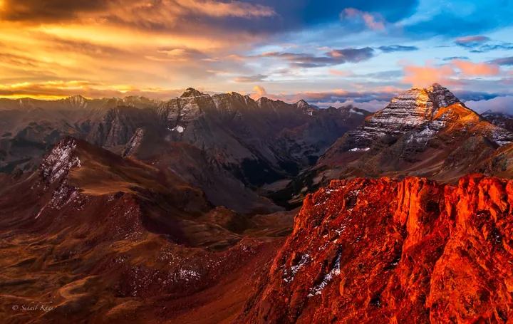 Morning Light Over Maroon Bells Peaks wallpapers