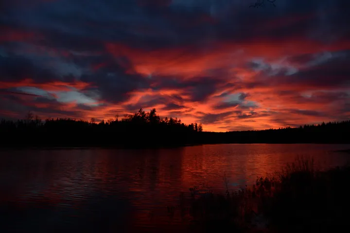 Sunset River Horizon With Calm Reflections wallpapers
