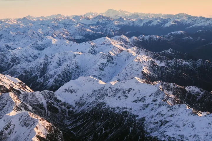 Snow-Covered Peaks of The Southern Alps wallpapers