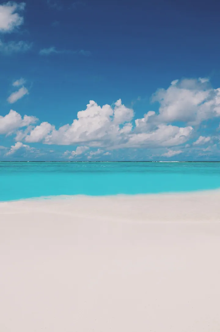 Ocean Coast Horizon With Turquoise Water wallpapers