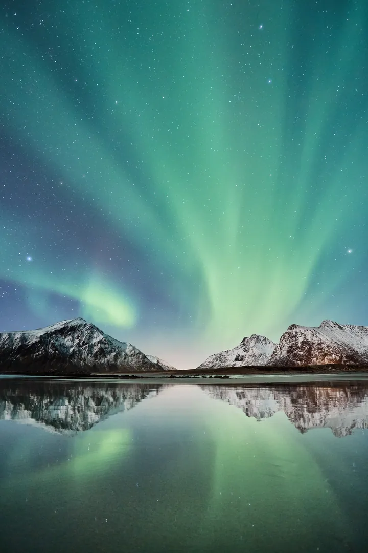 Aurora Borealis Over Lofoten Mountains — original wallpaper