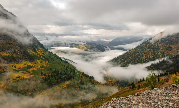 Mountain Valley View With Fluffy Clouds wallpapers